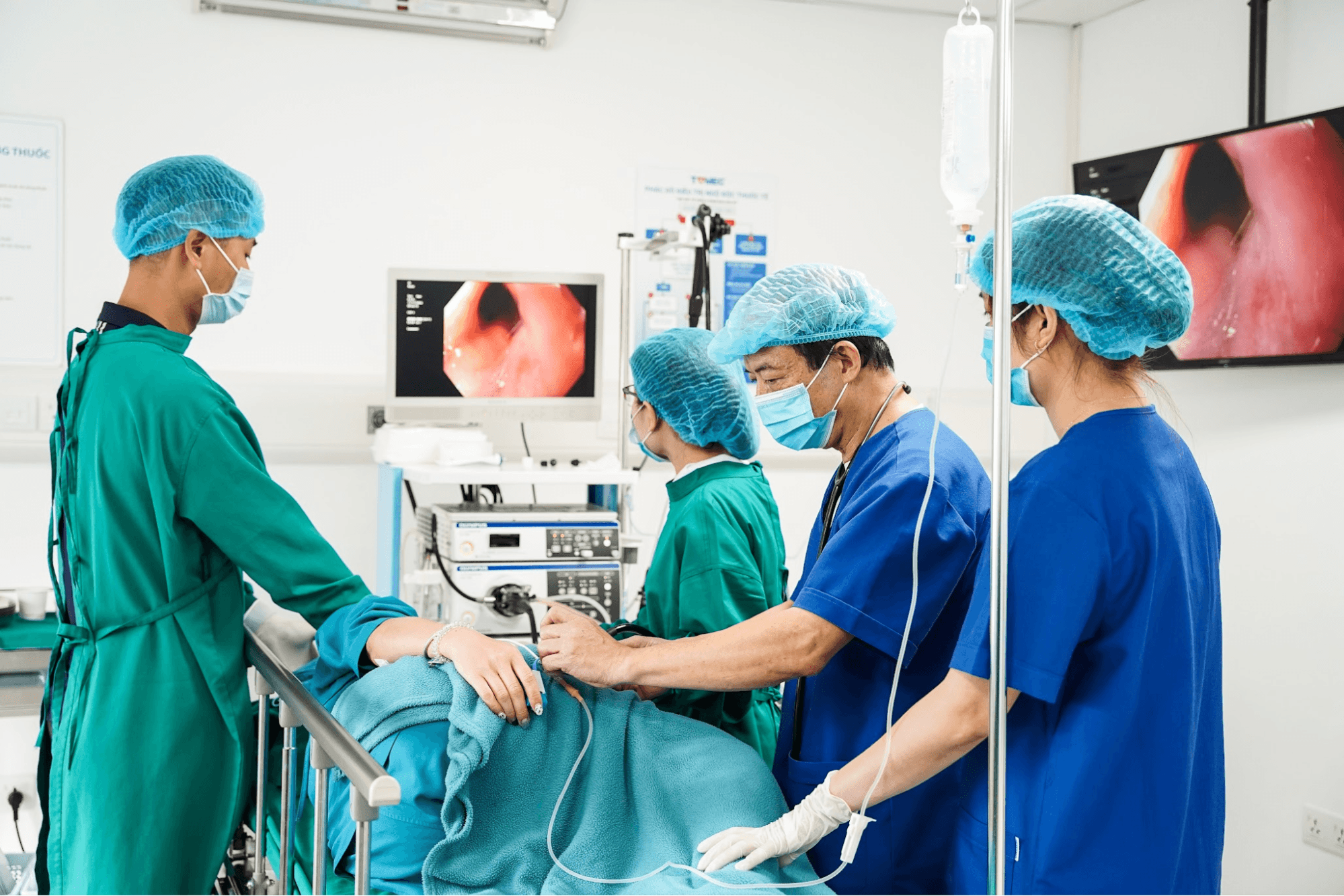 Thực hiện Nội soi dạ dày nhẹ nhàng với Hệ thống Nội soi Tiêu hoá Công nghệ NBI - Nhật Bản Olympus CV 190 tại Tomec