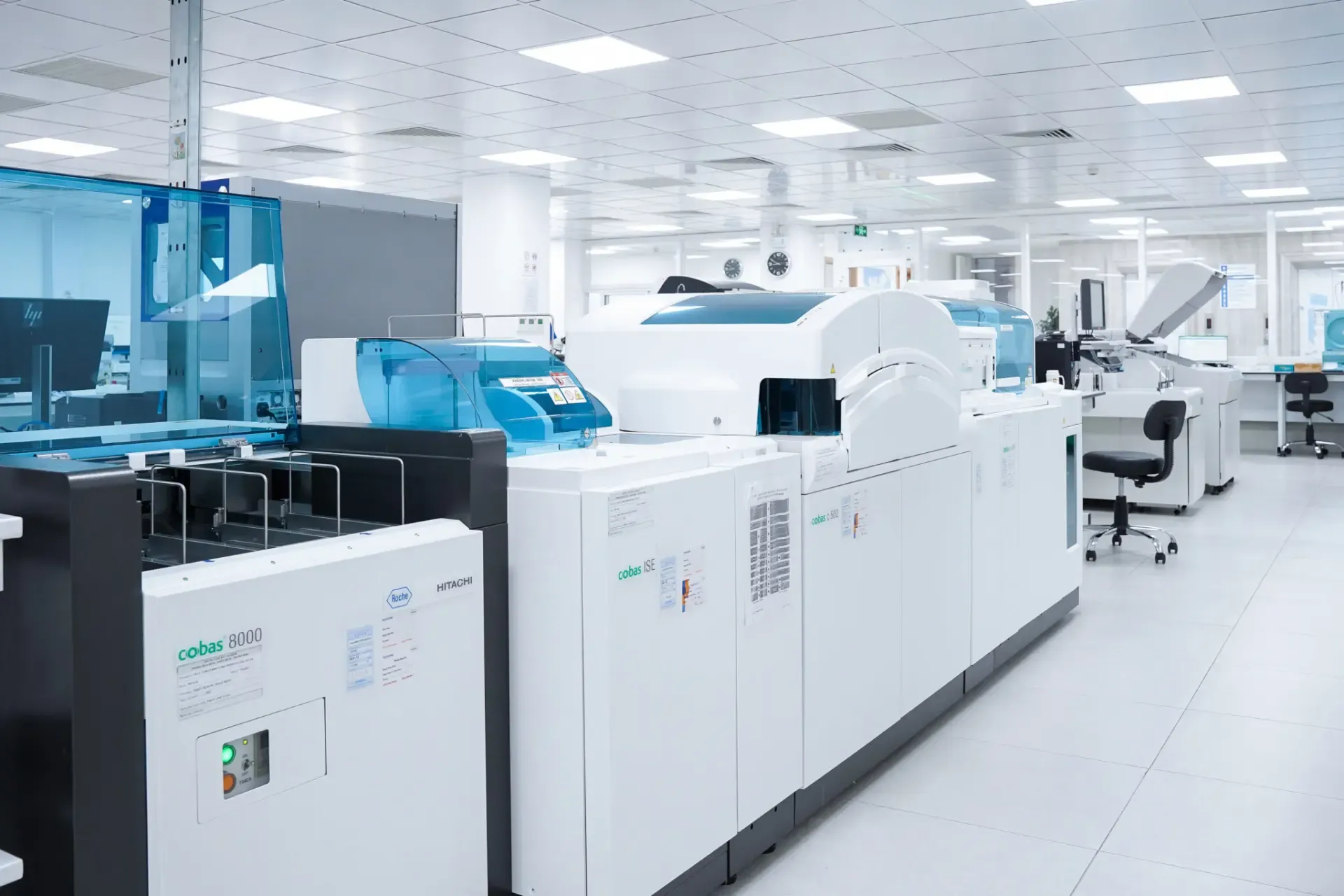 Hệ thống xét nghiệm Cobas 8000​