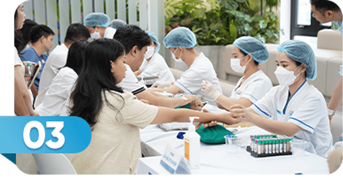 Bước 3: lấy mẫu xét nghiệm cho nhân viên