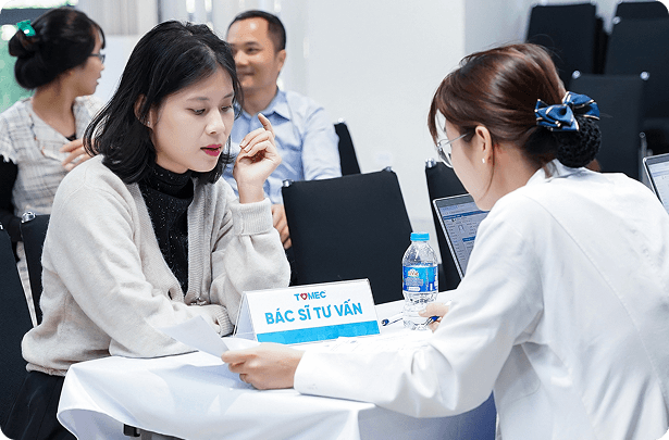 Đội ngũ bác sĩ giàu kinh nghiệm tại Tomec sẽ tư vấn kỹ càng trước khi khám